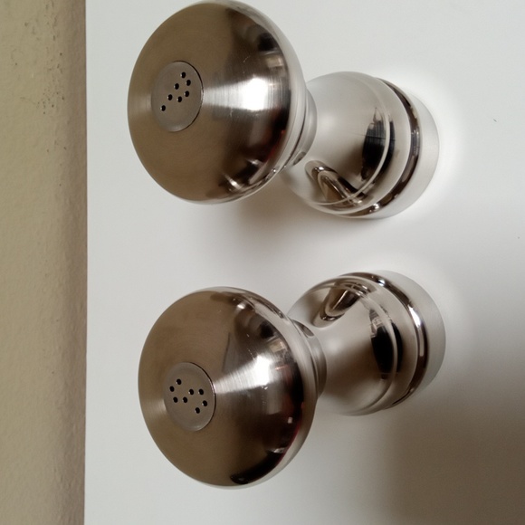 Olde Thompson Silver Salt & Pepper Shakers - Picture 4 of 8